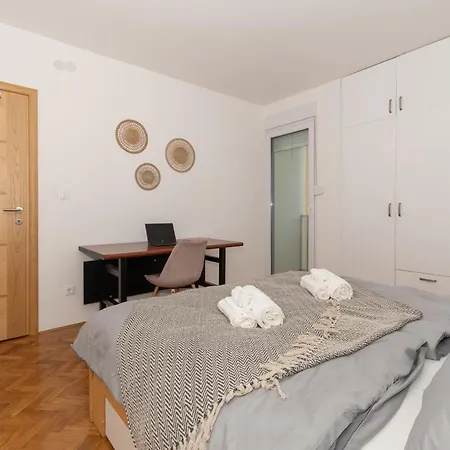 Zozo, Modern Two-bedroom アパート スプリト
