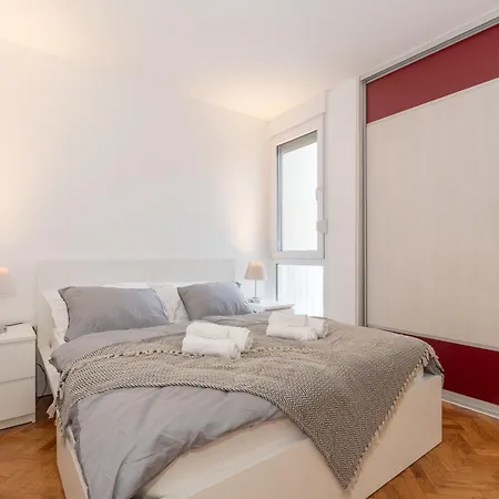 Zozo, Modern Two-bedroom شقة