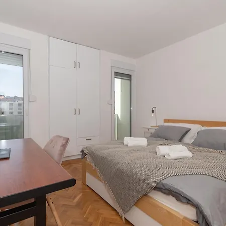 شقة Zozo, Modern Two-bedroom *