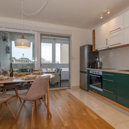 Zozo, Modern Two-bedroom شقة