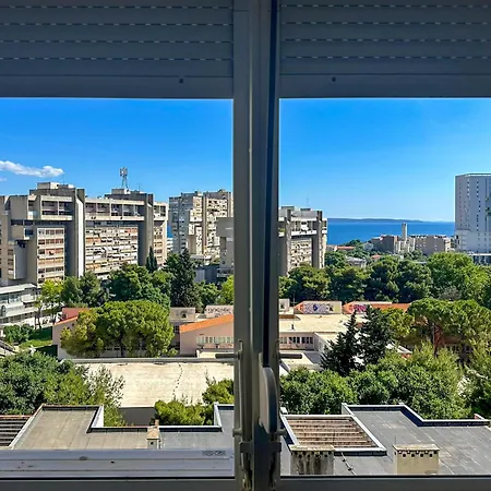 Zozo, Modern Two-bedroom * ספליט