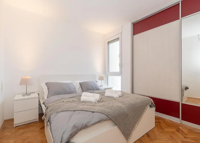 Zozo, Modern Two-bedroom アパート
