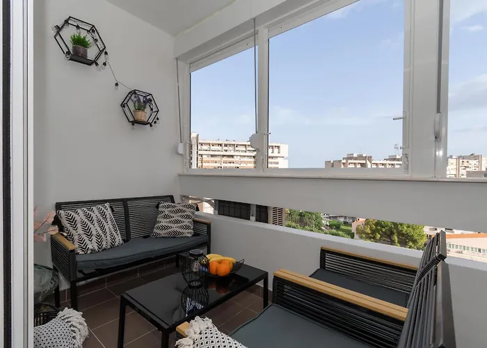 Zozo, Modern Two-bedroom アパート *
