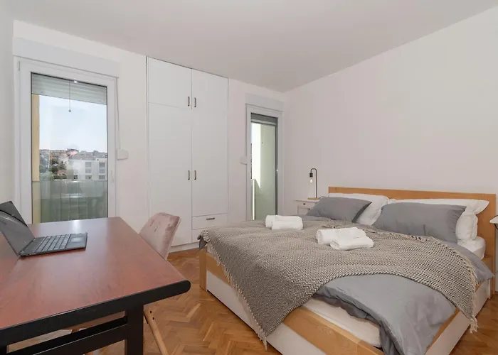 דירה Zozo, Modern Two-bedroom *