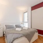 Zozo, Modern Two-bedroom Lejlighed